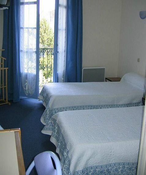 Hotel Du Champs De Mars Béziers Rum bild
