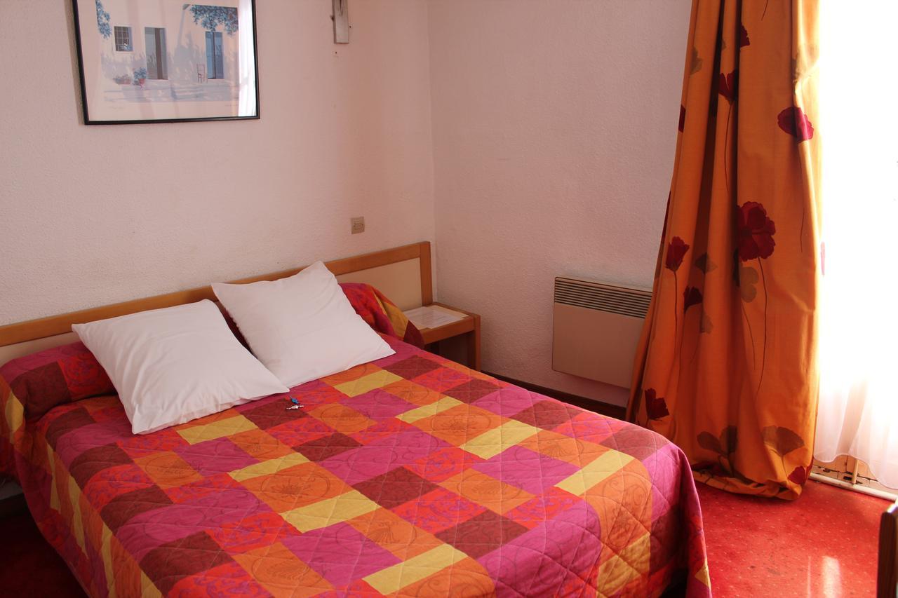 Hotel Du Champs De Mars Béziers Rum bild